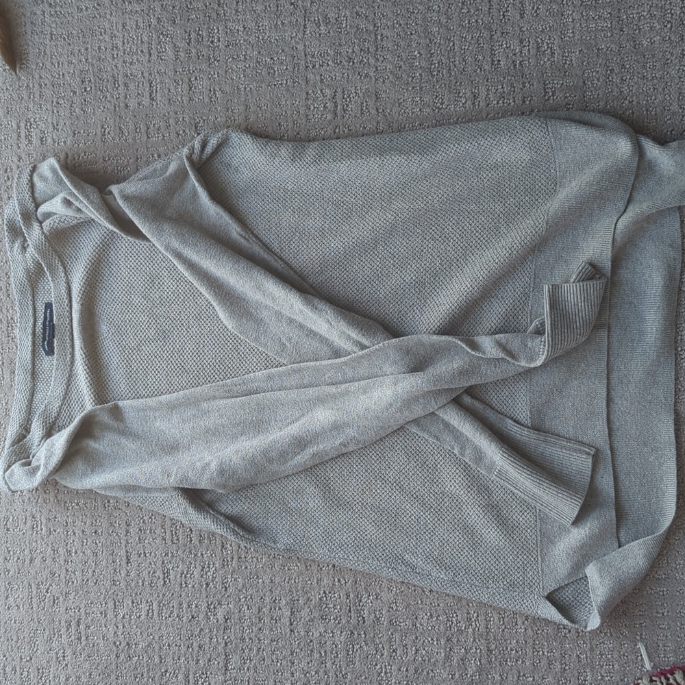Gray seater